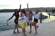 Kaya, Serena, Luna, Jolina und Natalie (v.l.n.r.) vor ihrem Auftritt im Hafen