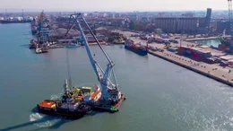 Hafen von Poti, Georgien +++ Die Verwendung des sendungsbezogenen Materials ist nur mit dem Hinweis und Verlinkung auf RTL+ gestattet. +++ Hafen von Poti, Georgien +++ Die Verwendung des sendungsbezogenen Materials ist nur mit dem Hinweis und Verlinkung auf RTL+ gestattet. +++