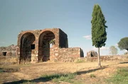 In den Kellern des Alentejo ruht ein 2.000 Jahre alter Schatz: der Rebensaft der größten portugiesischen Weinbauregion. In den Kellern des Alentejo ruht ein 2.000 Jahre alter Schatz: der Rebensaft der größten portugiesischen Weinbauregion.