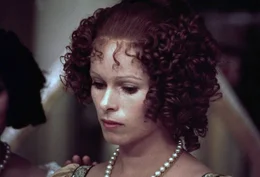 Die vier Musketiere D'Artagnan, Athos, Porthos und Aramis versuchen alles, um ihren K&ouml;nig Ludwig XIII. und seine Ehefrau Anna von &Ouml;sterreich (Geraldine Chaplin) vor Intrigen zu bewahren.