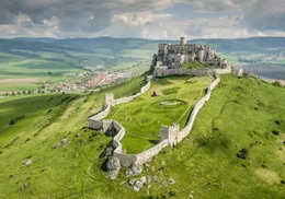 Die Zipser Burg - ist die zweitgr&ouml;&szlig;te Burgruine Mitteleuropas.