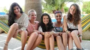 Buse, Maja, Louisa, Bianca und Weya genießen den Urlaub ohne Eltern in ihrer Villa auf Mallorca. Buse, Maja, Louisa, Bianca und Weya genießen den Urlaub ohne Eltern in ihrer Villa auf Mallorca.
