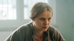 Iza (Joanna Kulig) besucht Aniela im Gef&auml;ngnis.