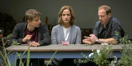 Merlin Rose (Milan), Claudia Michelsen (Mutter Susann), Johann von B&uuml;low (Vater Gustav).