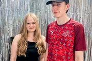 Auf und davon &ndash; Schweizer Auswanderer &ndash; Wiedersehen an der Nordsee. Auch die Zwillinge Noemi und Timo Kunz haben an der Nordseek&uuml;ste ihr Zuhause gefunden.