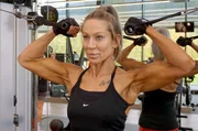 Bodybuilderin Tracy Hogg trainiert zwei Mal täglich. Bodybuilderin Tracy Hogg trainiert zwei Mal täglich.