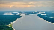 Abendstimmung am Rio Negro - aus der Perspektive eines Paramotor-Piloten noch viel spektakulärer. Abendstimmung am Rio Negro - aus der Perspektive eines Paramotor-Piloten noch viel spektakulärer.