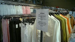 Verkaufsraum f&uuml;r chinesische Fast Fashion in Prato.