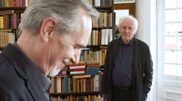 Georg (G&uuml;nther Maria Halmer, re.) m&ouml;chte mit seinem ehemaligen besten Freund Heinz (Stephan Bissmeier, li.) reinen Tisch machen und besucht ihn in seinem Antiquariat.