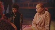 Lumi (Mai Aalto) und Ville (Benjamin Willamo) überlegen, wie sie eine Szene spielen können. Lumi (Mai Aalto) und Ville (Benjamin Willamo) überlegen, wie sie eine Szene spielen können.