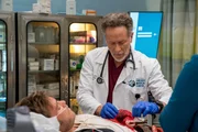 CHICAGO MED -- "Our So Called Lives" Episode 1111 -- Pictured: Steven Weber as Dr. Dean Archer CHICAGO MED -- "Our So Called Lives" Episode 1111 -- Pictured: Steven Weber as Dr. Dean Archer