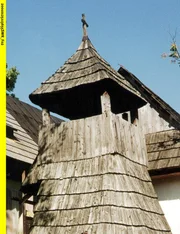Das "Wahrzeichen von Vlkolinec", der "Glockenturm" in typischer Schindelbauweise. Das "Wahrzeichen von Vlkolinec", der "Glockenturm" in typischer Schindelbauweise.