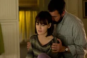 L-R: Helen Truby (Rosemarie DeWitt) und Don Truby (Adam Sandler)