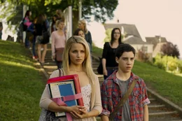 Belle Blake (Dianna Agron), Warren Blake (John D'Leo).