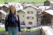 Nach den Aufräumarbeiten in ihrem Hotel versucht Nathalie Fattore, wieder Normalität herzustellen. Eine Schlammlawine streifte das Gebäude, begrub allerdings nur die Terrasse und Außenanlagen. Nach den Aufräumarbeiten in ihrem Hotel versucht Nathalie Fattore, wieder Normalität herzustellen. Eine Schlammlawine streifte das Gebäude, begrub allerdings nur die Terrasse und Außenanlagen.