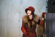 Miss Fisher (Essie Davis)