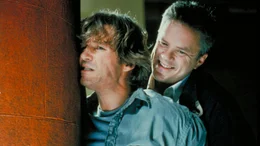 Michael Faraday (Jeff Bridges, li.) bekommt es mit Oliver Lang (Tim Robbins) zu tun.
