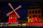 Das Moulin Rouge symbolisiert französische Frivolität: Ende des 19. Jahrhunderts verdrehte hier eine im wahrsten Sinne des Wortes irre Tänzerin den Männern den Kopf. Das Moulin Rouge symbolisiert französische Frivolität: Ende des 19. Jahrhunderts verdrehte hier eine im wahrsten Sinne des Wortes irre Tänzerin den Männern den Kopf.