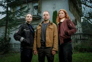 v.li.: Hannah Wagner (Jana Klinge), Hauke Jacobs (Hinnerk Schönemann), Jule Christiansen (Marleen Lohse). v.li.: Hannah Wagner (Jana Klinge), Hauke Jacobs (Hinnerk Schönemann), Jule Christiansen (Marleen Lohse).