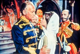 Beim Besuch eines M&auml;dcheninternats verliebt sich der verheiratete Zar Alexander II. (Curd J&uuml;rgens) Hals &uuml;ber Kopf in die sch&ouml;ne Prinzessin Katja (Romy Schneider).