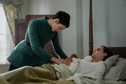 Eine hochriskante Operation als einzige Hoffnung: Caitriona Balfe als Claire Fraser und Harry Jarvis als Lord Henry Grey