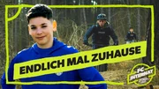 Tamiano besucht das Fußballinternat des FC Carl Zeiss Jena. Tamiano besucht das Fußballinternat des FC Carl Zeiss Jena.