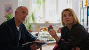 Erik (Christoph Maria Herbst) und Anne Merz (Annette Frier) werden erneut in ihrer Rolle als Eltern gefordert. Erik (Christoph Maria Herbst) und Anne Merz (Annette Frier) werden erneut in ihrer Rolle als Eltern gefordert.