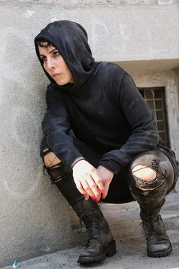 Thursday (Noomi Rapace) ist auf der Flucht.