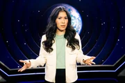 "MAITHINK X - Die Show: Im SUV zur L&ouml;sung der Klimakrise": Dr. Mai Thi Nguyen-Kim im Studio K&ouml;nig, K&ouml;ln.