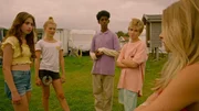 Die Campingplatz-Clique - Lea (Sofia Haug Khoury), Andrine (Selma Adeline Opedal), William (Caleb Kebreab) und Klaus (Gabriel Gunerius Fevang) sind misstrauisch. Sagt Silje (Sienna Rosie Schei, rechts) die Wahrheit? Die Campingplatz-Clique - Lea (Sofia Haug Khoury), Andrine (Selma Adeline Opedal), William (Caleb Kebreab) und Klaus (Gabriel Gunerius Fevang) sind misstrauisch. Sagt Silje (Sienna Rosie Schei, rechts) die Wahrheit?