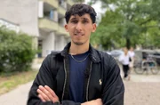 David Paraschiv (27) unterst&uuml;tzt Jugendliche Roma bei der Ausbildungssuche und leitet Jugendtheaterprojekte.