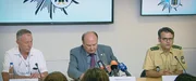 Bei der Pressekonferenz in der Nacht zum 23. Juli äußert sich die Polizei und das LKA Bayern über die aktuellen Erkenntnisse: zehn Tote, inklusive des Tatverdächtigen und 29 Verletzte. Bei der Pressekonferenz in der Nacht zum 23. Juli äußert sich die Polizei und das LKA Bayern über die aktuellen Erkenntnisse: zehn Tote, inklusive des Tatverdächtigen und 29 Verletzte.