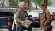 Jack (Dylan Neal, r.) kann Bob (Bruce Boxleitner, l.) mit einem sehr bissigen Artikel erfreuen ... Jack (Dylan Neal, r.) kann Bob (Bruce Boxleitner, l.) mit einem sehr bissigen Artikel erfreuen ...