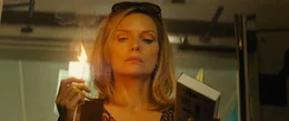 Maggie Blake (Michelle Pfeiffer)