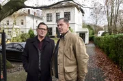 Finn (Sven Martinek, r.) und Lars (Ingo Naujoks, l.) beraten sich.