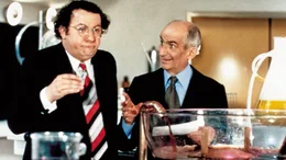 Einer, den Duchenim (Louis de Fun&egrave;s) zu gerne f&uuml;r sein Team rekrutieren w&uuml;rde, ist sein Sohn G&eacute;rard (Michel Coluche, li.)