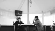 Zauberer Felix und Antiheld Jonas gehen der Frage nach, wie es Hoffnung und Leichtigkeit auch in einer sinnlosen Welt geben kann. Zauberer Felix und Antiheld Jonas gehen der Frage nach, wie es Hoffnung und Leichtigkeit auch in einer sinnlosen Welt geben kann.