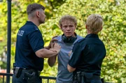 Jona Tauber (Jona Levin Nicolai) möchte bei den Ermittlungen dabei sein. Jona Tauber (Jona Levin Nicolai) möchte bei den Ermittlungen dabei sein.