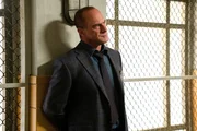 LAW & ORDER: SPECIAL VICTIMS UNIT -- "Trick-Rolled at the Moulin" -- Pictured: Christopher Meloni as Detective Elliot Stabler (Foto: Virginia Sherwood/NBC) LAW & ORDER: SPECIAL VICTIMS UNIT -- "Trick-Rolled at the Moulin" -- Pictured: Christopher Meloni as Detective Elliot Stabler (Foto: Virginia Sherwood/NBC)