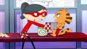 Auch wenn Alien-Alarm ist – Jean Cat will seine Lieblingssendung gucken. Auch wenn Alien-Alarm ist – Jean Cat will seine Lieblingssendung gucken.