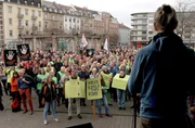 Die Stadt Karlsruhe will vor allem bei Familien und Kultur sparen. Die Stadt Karlsruhe will vor allem bei Familien und Kultur sparen.