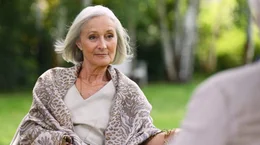 Trapps unerf&uuml;llte Liebe Henri (Eleonore Weisgerber) ist &uuml;berrascht &uuml;ber seinen Besuch.