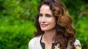 Richterin Olivia Lockhart (Andie MacDowell) ist froh, dass der Gerichtsprozess für Grace positiv ausgegangen ist. Richterin Olivia Lockhart (Andie MacDowell) ist froh, dass der Gerichtsprozess für Grace positiv ausgegangen ist.