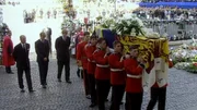 Prinzessin Diana kommt 1997 auf tragische Weise ums Leben. Prinzessin Diana kommt 1997 auf tragische Weise ums Leben.