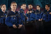 Axelle (Lu&agrave;na Bajrami, l.), Charlie (Anna Pieri Zuercher, 2.v.l.), Lewis (Kacey Mottet-Klein, 3.v.l.), Nico (Thibaut Evrard, 3.v.r.), Karim (Youn&egrave;s Boucif, r.)