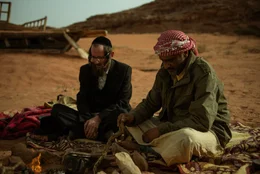 Ben (Luzer Twersky) und Adel (Haitham Omari).
