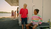 Theo (Herman Nysaether Grinde) und Nura (India Dee Kvangarsnes) sind einem Slushie-Geheimnis auf der Spur. Theo (Herman Nysaether Grinde) und Nura (India Dee Kvangarsnes) sind einem Slushie-Geheimnis auf der Spur.