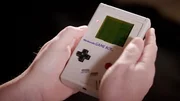1989 kommt der erste Gameboy auf den Markt. Die tragbare Spielekonsole wird zum Verkaufshit.