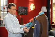 Paule und Jasmin sind stolz auf ihre Arbeit, für die sich auch Ingo (Wolfgang Wagner) interessiert ... Paule und Jasmin sind stolz auf ihre Arbeit, für die sich auch Ingo (Wolfgang Wagner) interessiert ...