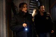 LAW & ORDER -- "Snowflakes" Episode 25010 -- Pictured: (l-r) Mariska Hargitay as Capt. Olivia Benson, Kevin Kane as Det. Terry Bruno LAW & ORDER -- "Snowflakes" Episode 25010 -- Pictured: (l-r) Mariska Hargitay as Capt. Olivia Benson, Kevin Kane as Det. Terry Bruno